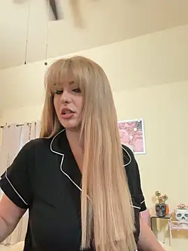 Snapshot of RoxxyDallas chatting on 14, 2, 2025 RoxxyDallas online show from 14, 2, 2025