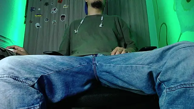 Snapshot of zacwatson_ chatting on 22, 12, 2024 zacwatson  online show from 22, 12, 2024