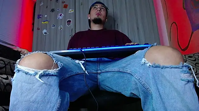 Snapshot of zacwatson_ chatting on 30, 12, 2024 zacwatson  online show from 30, 12, 2024