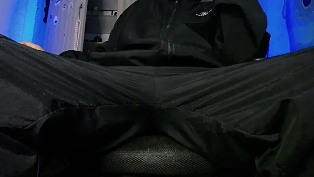 Snapshot of zacwatson_ chatting on 13, 2, 2025 zacwatson  online show from 13, 2, 2025