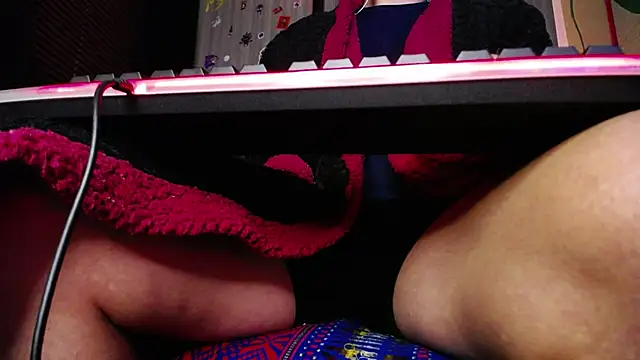 Snapshot of zacwatson_ chatting on 7, 10, 2025 zacwatson  online show from 7, 10, 2025