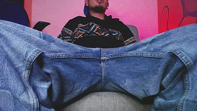 Snapshot of zacwatson_ chatting on 21, 10, 2025 zacwatson  online show from 21, 10, 2025