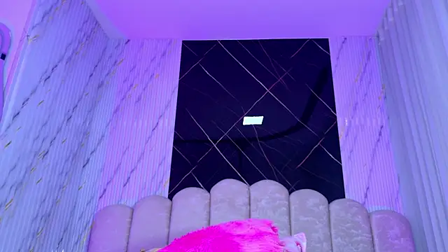 Snapshot of violett_lo chatting on 10, 7, 2026 violett lo online show from 10, 7, 2026
