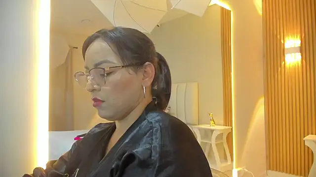 Romina017 online show from 4, 10, 2025