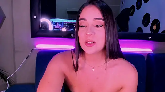 Sussy Bell01 online show from 12, 12, 2024