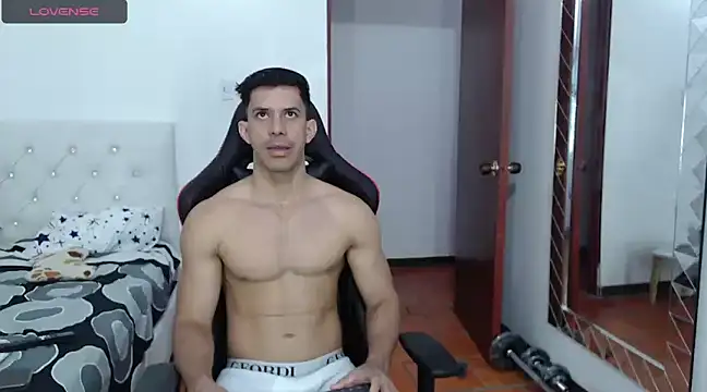 Snapshot of JoseRumbero26 chatting on 10, 2, 2025 JoseRumbero26 online show from 10, 2, 2025