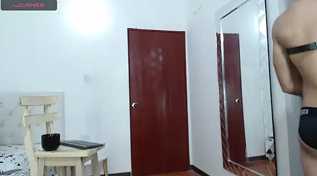 Snapshot of JoseRumbero26 chatting on 8, 3, 2025 JoseRumbero26 online show from 8, 3, 2025