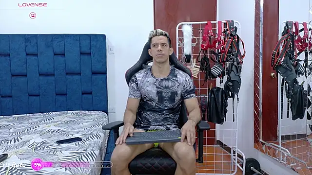 Snapshot of JoseRumbero26 chatting on 13, 11, 2025 JoseRumbero26 online show from 13, 11, 2025