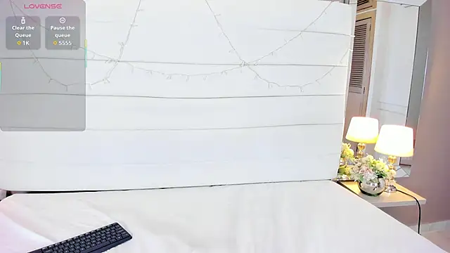 Lilly 2809  online show from 11, 11, 2025