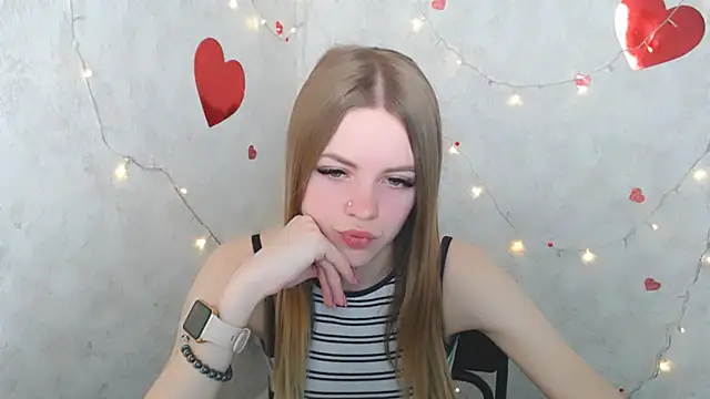 Snapshot of AliceFlirtt_ chatting on 21, 3, 2025 AliceFlirtt online show from 21, 3, 2025