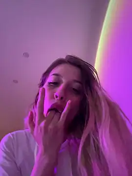 Snapshot of Dooubletroublee chatting on 20, 1, 2025 Dooubletroublee online show from 20, 1, 2025