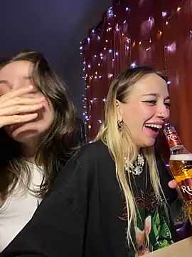 Snapshot of Dooubletroublee chatting on 2, 2, 2025 Dooubletroublee online show from 2, 2, 2025