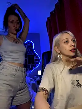 Snapshot of Dooubletroublee chatting on 5, 10, 2025 Dooubletroublee online show from 5, 10, 2025