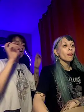 Snapshot of Dooubletroublee chatting on 6, 11, 2025 Dooubletroublee online show from 6, 11, 2025