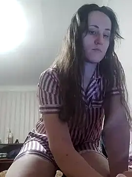 emeli moon online show from 1, 1, 2025