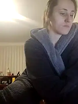 emeli moon online show from 2, 1, 2025