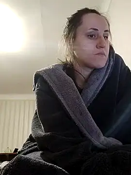 emeli moon online show from 3, 3, 2025