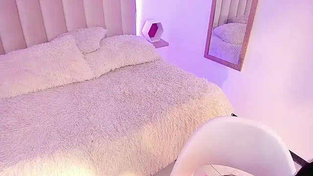 Misslinda  online show from 12, 2, 2025