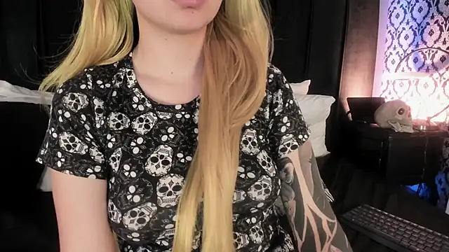 Adeelinee online show from 17, 1, 2026