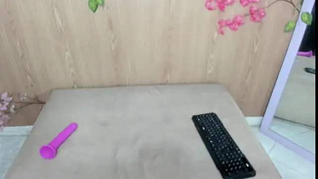 Snapshot of jenelotizz06 chatting on 5, 7, 2026 jenelotizz06 online show from 5, 7, 2026