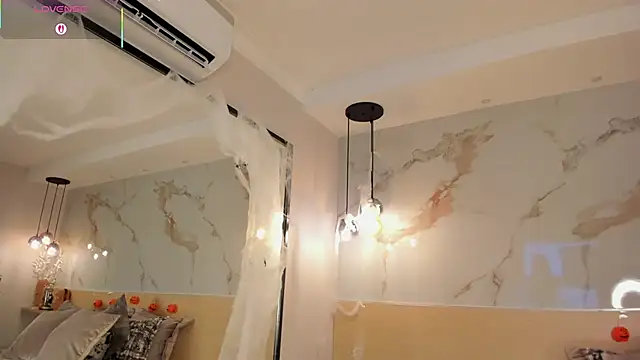 LeaThompson online show from 21, 10, 2025