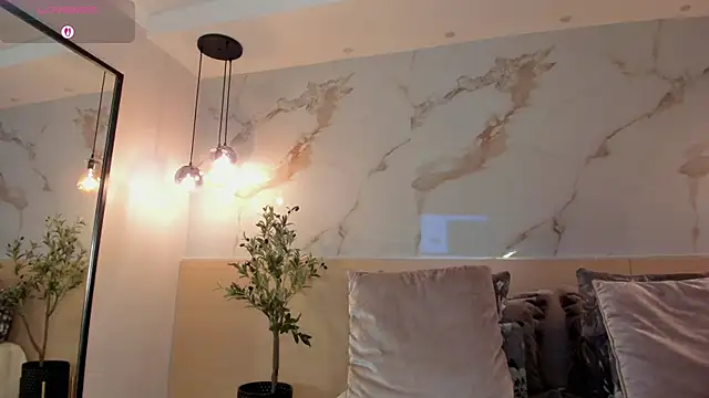 LeaThompson online show from 25, 11, 2025