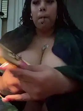 lovelymyah online show from 4, 2, 2025