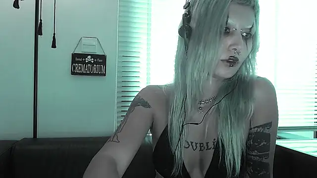 Snapshot of god_x_girl chatting on 15, 5, 2026 god x girl online show from 15, 5, 2026