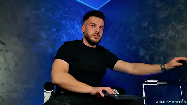 juliusmasters online show from 5, 4, 2026