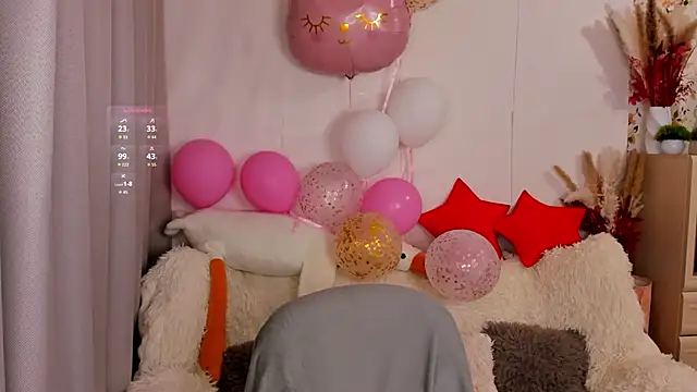 LisaMooore online show from 19, 4, 2026