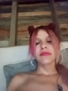 Snapshot of KeylacabreraC chatting on 6, 11, 2025 KeylacabreraC online show from 6, 11, 2025