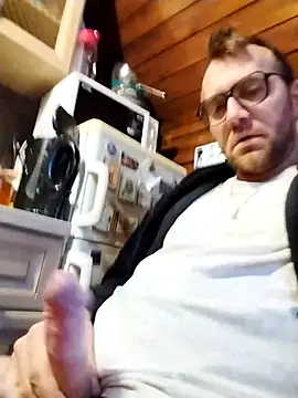 tomee83 online show from 7, 1, 2026