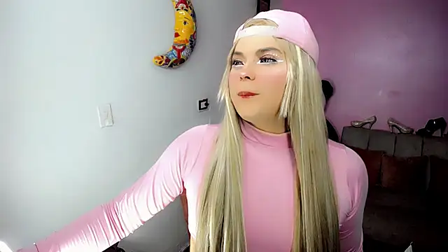 Snapshot of SweetKim21 chatting on 1, 3, 2025 SweetKim21 online show from 1, 3, 2025