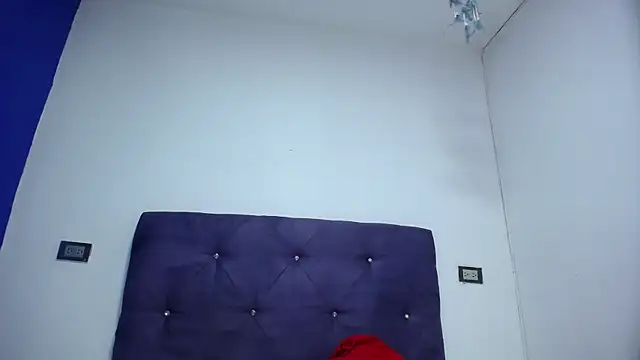 Squirter pussybomb online show from 28, 2, 2025