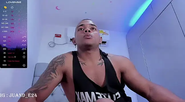 Snapshot of juande_24 chatting on 18, 3, 2025 juande 24 online show from 18, 3, 2025