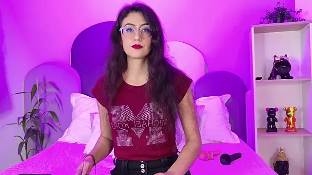 SophieGomez22 online show from 17, 4, 2026