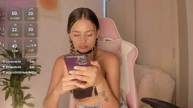 Snapshot of LittleSofia_ chatting on 22, 12, 2024 LittleSofia online show from 22, 12, 2024