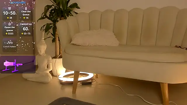 Snapshot of LittleSofia_ chatting on 13, 9, 2025 LittleSofia online show from 13, 9, 2025