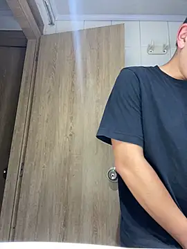 DanielGomez9 online show from 6, 1, 2025