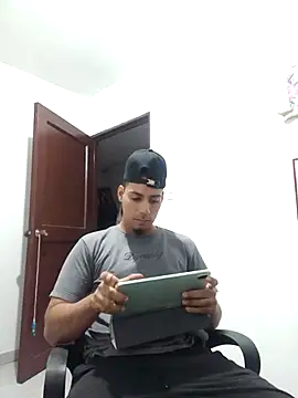 Snapshot of bonehur chatting on 19, 4, 2026 bonehur online show from 19, 4, 2026