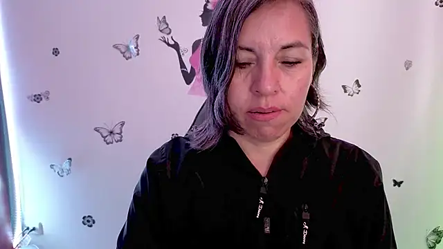 Snapshot of Lady_breaks_hearts chatting on 21, 4, 2026 Lady breaks hearts online show from 21, 4, 2026