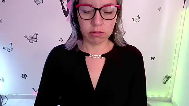 Snapshot of Lady_breaks_hearts chatting on 12, 5, 2026 Lady breaks hearts online show from 12, 5, 2026