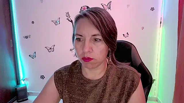 Snapshot of Lady_breaks_hearts chatting on 13, 7, 2026 Lady breaks hearts online show from 13, 7, 2026