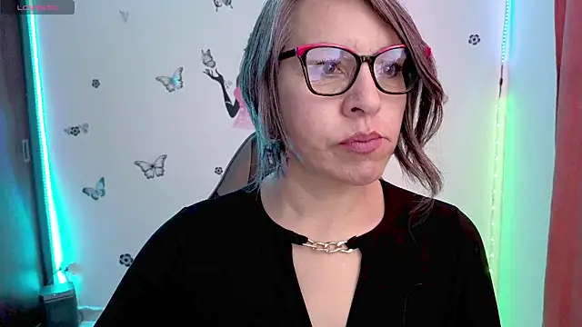 Snapshot of Lady_breaks_hearts chatting on 21, 7, 2026 Lady breaks hearts online show from 21, 7, 2026