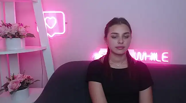 Snapshot of MilanaAngelAs chatting on 1, 2, 2025 MilanaAngelAs online show from 1, 2, 2025