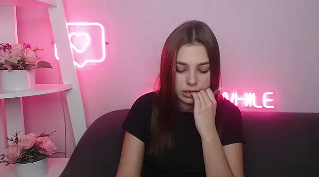 Snapshot of MilanaAngelAs chatting on 2, 2, 2025 MilanaAngelAs online show from 2, 2, 2025