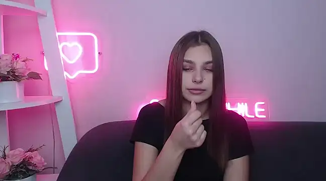 Snapshot of MilanaAngelAs chatting on 3, 2, 2025 MilanaAngelAs online show from 3, 2, 2025