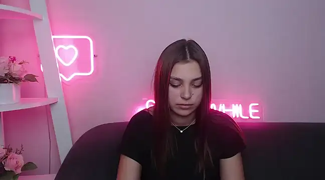 Snapshot of MilanaAngelAs chatting on 7, 2, 2025 MilanaAngelAs online show from 7, 2, 2025
