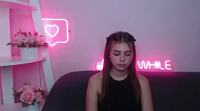 Snapshot of MilanaAngelAs chatting on 21, 2, 2025 MilanaAngelAs online show from 21, 2, 2025