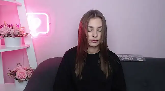 Snapshot of MilanaAngelAs chatting on 4, 3, 2025 MilanaAngelAs online show from 4, 3, 2025